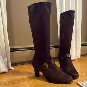 Great condition suede, just below the knee boots.